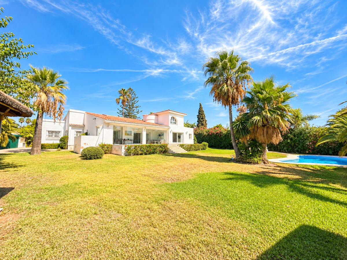 El Paraiso, Estepona